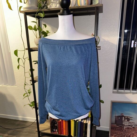 Brand new super cute oversized size small soft fabric top - Picture 1 of 7